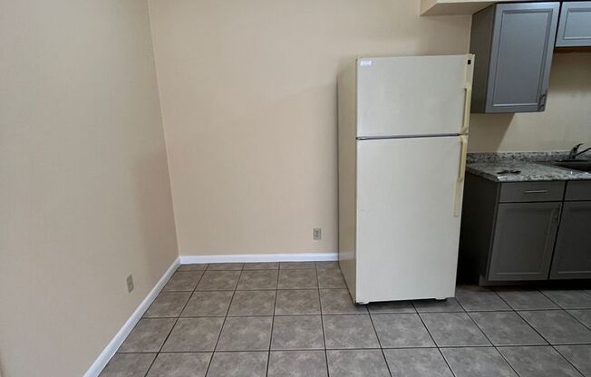 1 bed, 1 bath, 900 sqft, $1,600, Unit 11