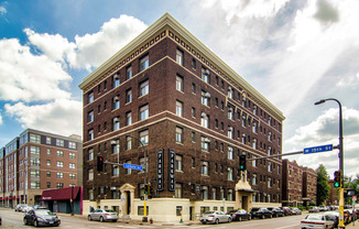 The Buckingham / The Commodore / The Parkway Apartments exterior