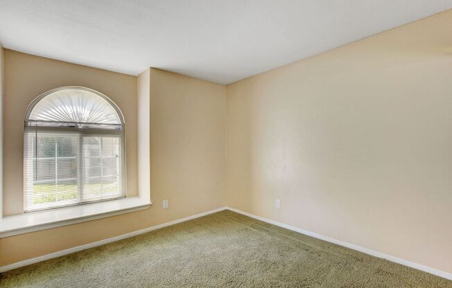 3 beds, 2 baths, $1,520, Unit # 1039