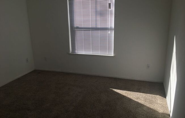 2 beds, 1 bath, 825 sqft, $1,695, Unit 0268