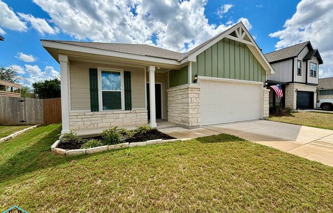 Gorgeous 3 bed/2 bath home, located just minutes from downtown Seguin!