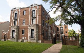 5345-49 Cabanne