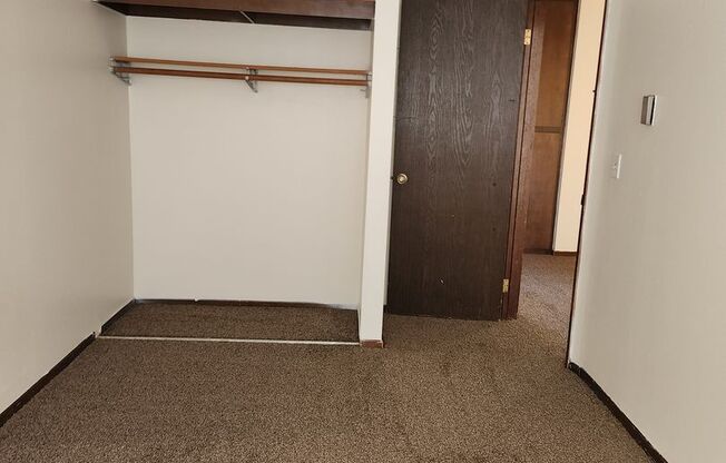 2 beds, 1.5 baths, 1,020 sqft, $1,300, Unit #E