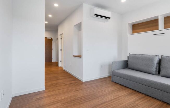 Studio, 1 bath, 400 sqft, $1,250, Unit 316