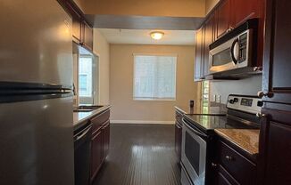 3 beds, 2 baths, $1,900, Unit # 2101