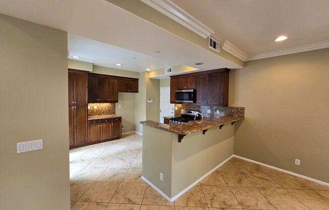 Columbus Square: 3 Bedroom 2.5 Bath Attached Townhome,