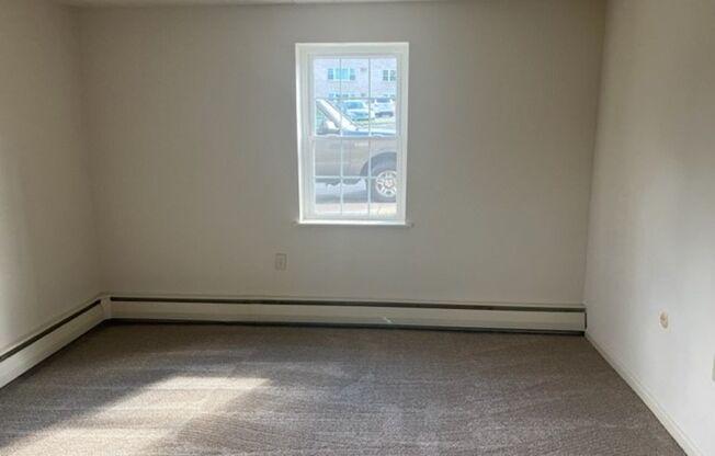 2 beds, 1 bath, 900 sqft, $1,425, Unit 716