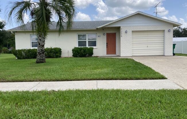 2BD/ 2BA in Zephyrhills!  Furnished