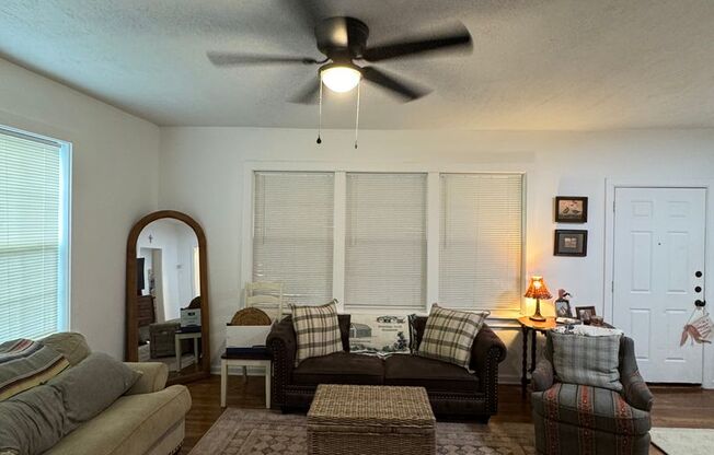 2 beds, 1 bath, $1,350