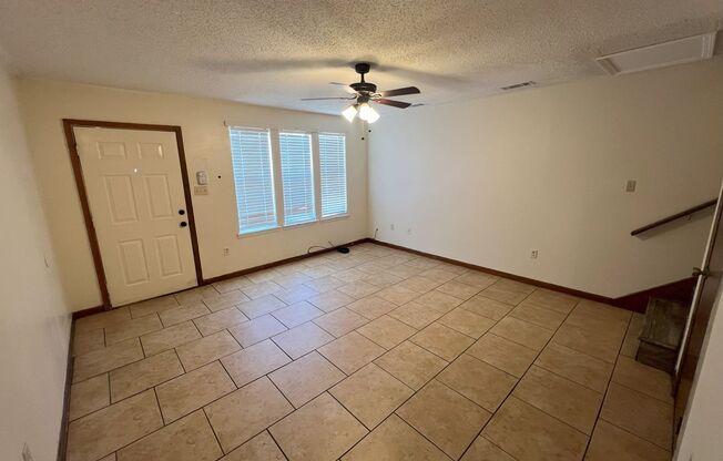 2 beds, 2.5 baths, 1,200 sqft, $800, Unit Unit #1