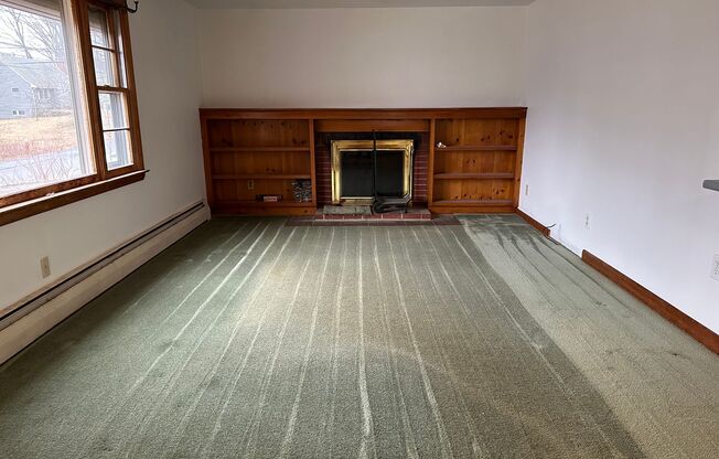 3 beds, 1 bath, $1,900