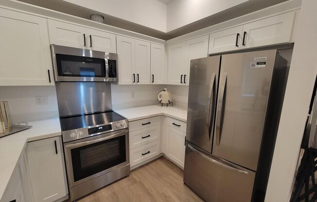 2 beds, 2 baths, 866 sqft, $1,795, Unit 30-103