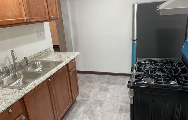 1 bed, 1 bath, 800 sqft, $1,250, Unit 1358-Garden