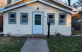 Charming 2BR Home in Highland Park Des Moines Coming Soon!