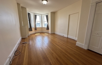 8 Garrison St