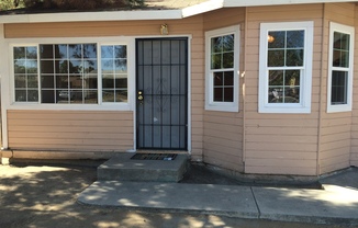 415 Jeffrey St Cute Home in the NE Bakersfield