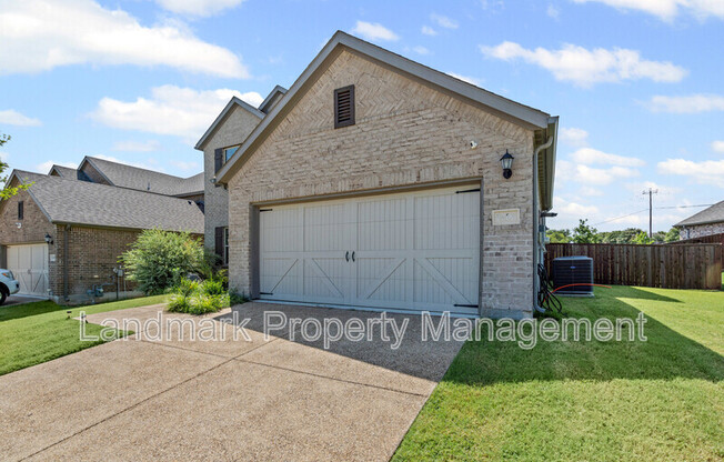 1206 FOX CHASE DR