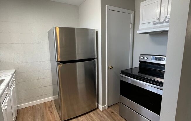 2 beds, 1 bath, $1,195, Unit 509 Perrin #1