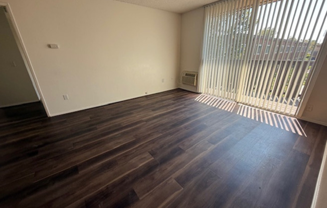 1 bed, 1 bath, 716 sqft, $2,150, Unit E019