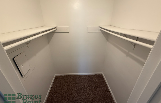 1 bed, 1 bath, 640 sqft, $825, Unit 220