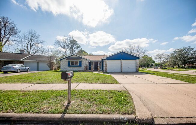 Coming Soon! Southwest Houston 3 bed/2 bath Rental House with Yard