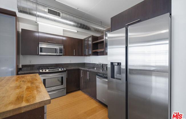 1 bed, 1 bath, 1,040 sqft, $2,895, Unit 1008