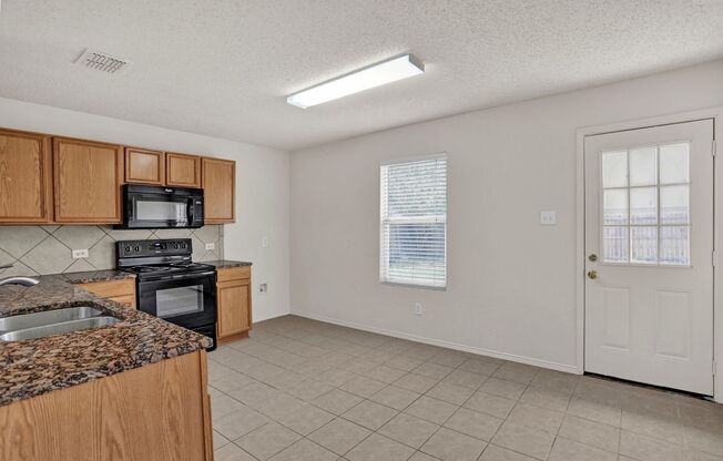 3 beds, 2 baths, $1,750