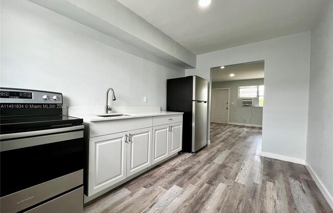 829 NORTHWEST 10 ST