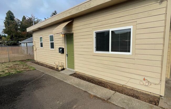 2 beds, 1 bath, $1,155, Unit 747.5