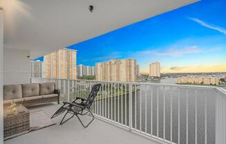 2851 NE 183rd St Apt 1818