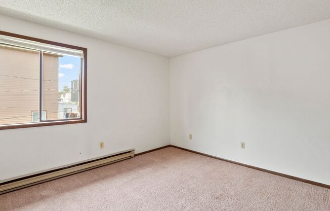 1 bed, 1 bath, $1,000, Unit 07