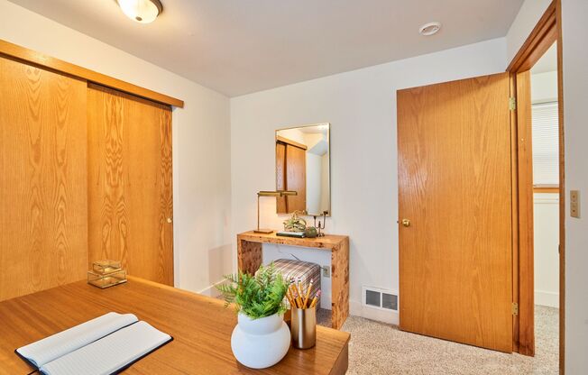 Delightful 3 bedroom home near Matthews Beach! Available Now!