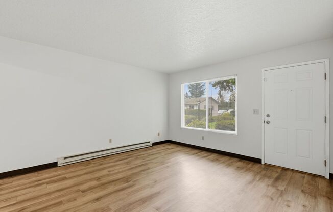 3 beds, 1 bath, 886 sqft, $1,575, Unit 16