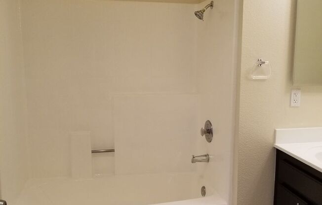 2 beds, 2 baths, 920 sqft, $2,700, Unit 2240-15