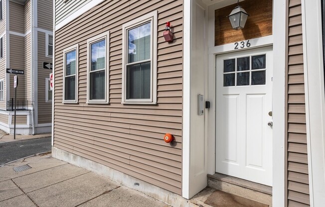 2 beds, 2 baths, 1,044 sqft, $4,100, Unit 1
