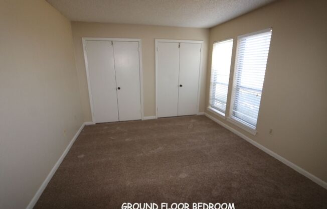 3 beds, 2 baths, $1,295