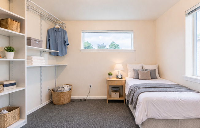 Studio, 1 bath, 130 sqft, $725, Unit D-3