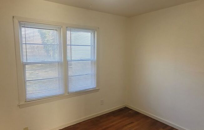 2 beds, 1 bath, $950