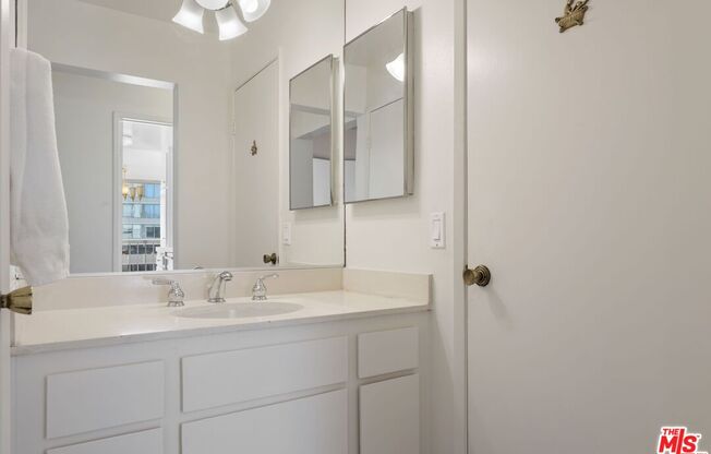 2 beds, 2 baths, 1,017 sqft, $3,600, Unit 701