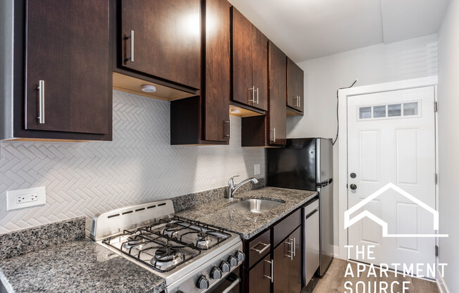 707 W Brompton Ave 33