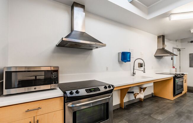 Studio, 1 bath, $775, Unit 217