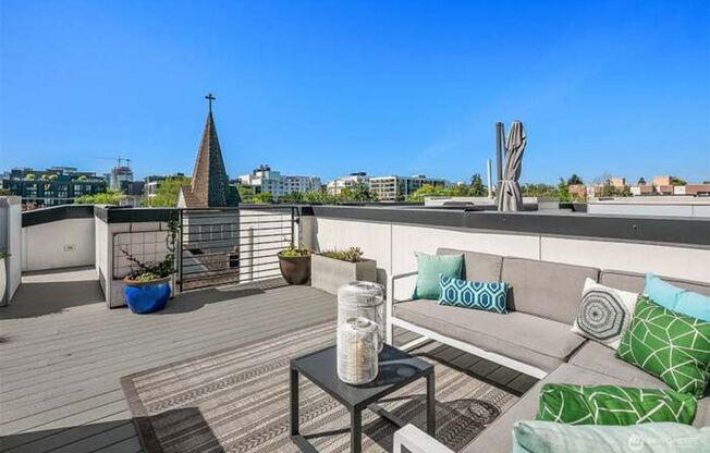 Live In Style on Capital Hill
