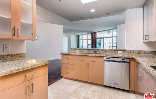 3 beds, 3.5 baths, 2,099 sqft, $10,000, Unit 1822