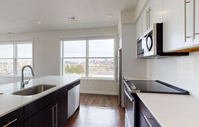 Mile High Apartments at Sloan&#39;s Lake