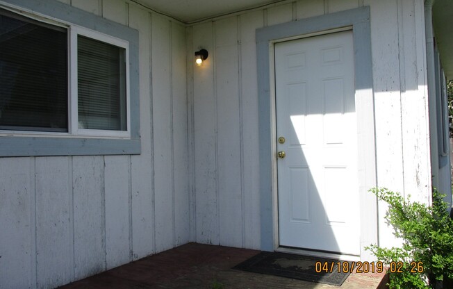 2 beds, 1 bath, $950, Unit SCHE21