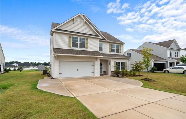 Beautiful 4 Bedroom home for rent, NOVEMBER AND DECEMBER FREE!