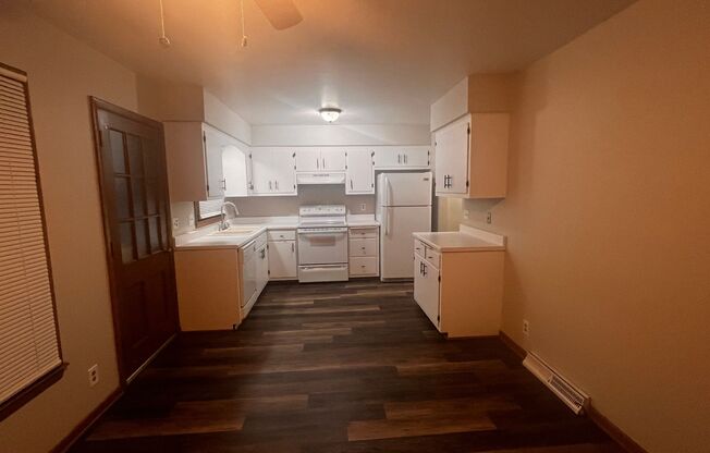 Gorgeous 3 Bed LOWER unit w/Garage, Hardwood Floors, Appliances and more!