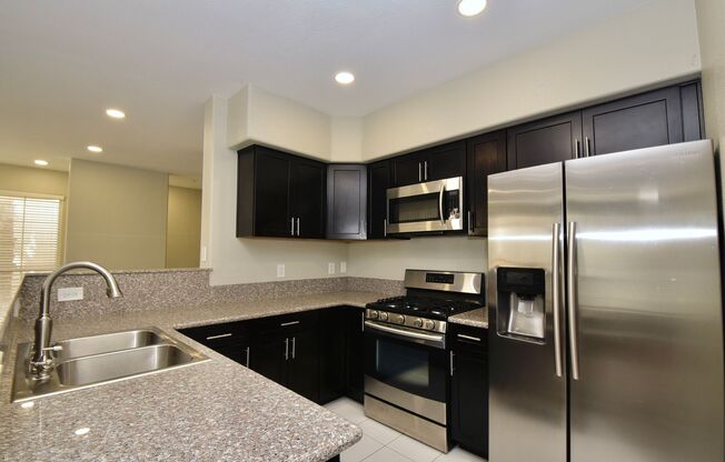 UPGRADED LOVELY 2 BED 2 BATH CONDO AT VISTANA