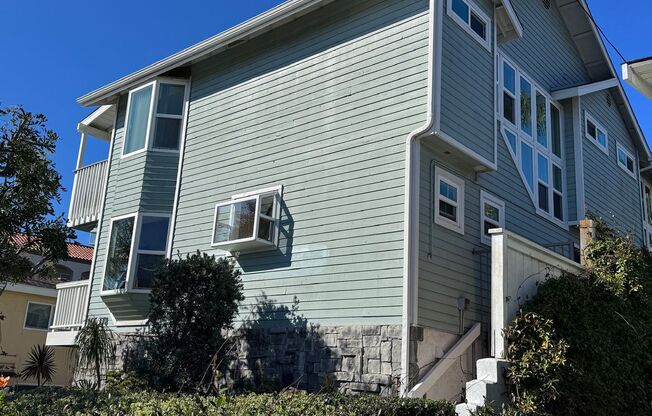 Furnished 2 bedroom in Carlsbad Village, Ocean View 1/2 block to the beach