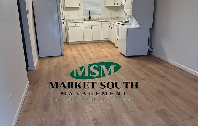 Charming Renovated 2BR/1BA Cottage in West Savannah!